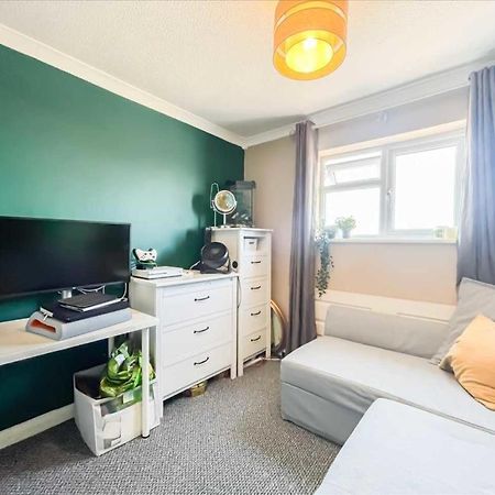 Nice, Bright & Friendly Home เฮเมลเฮมพ์สเตด ภายนอก รูปภาพ